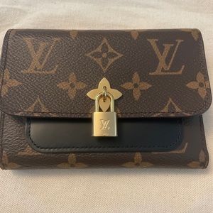 Monogram Flower Lock Compact Wallet in noir